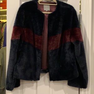 Faux fur navy & wine jacket from Evereve w/ tag.
